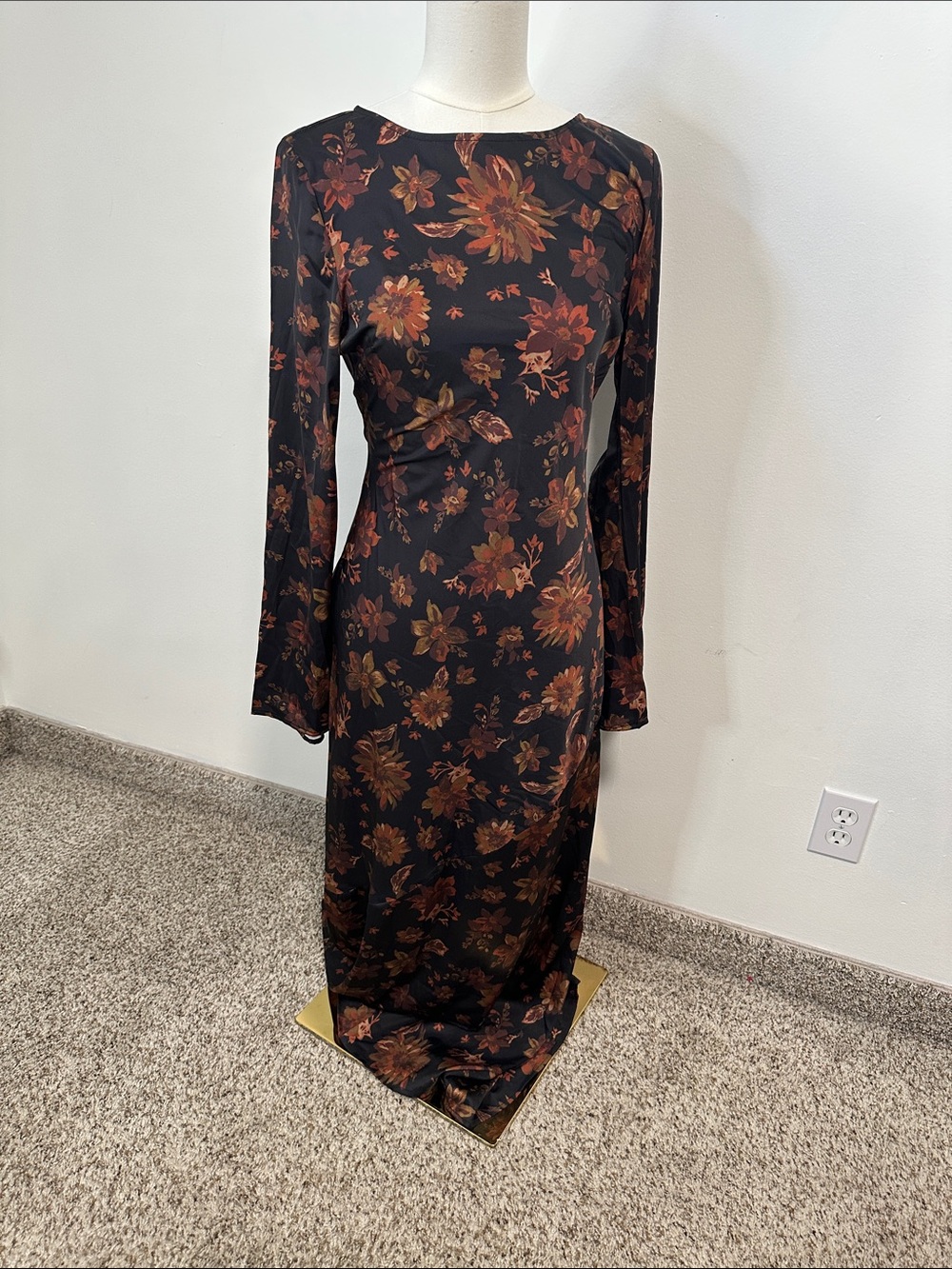 🌷 Vici Satin Maxi Dress